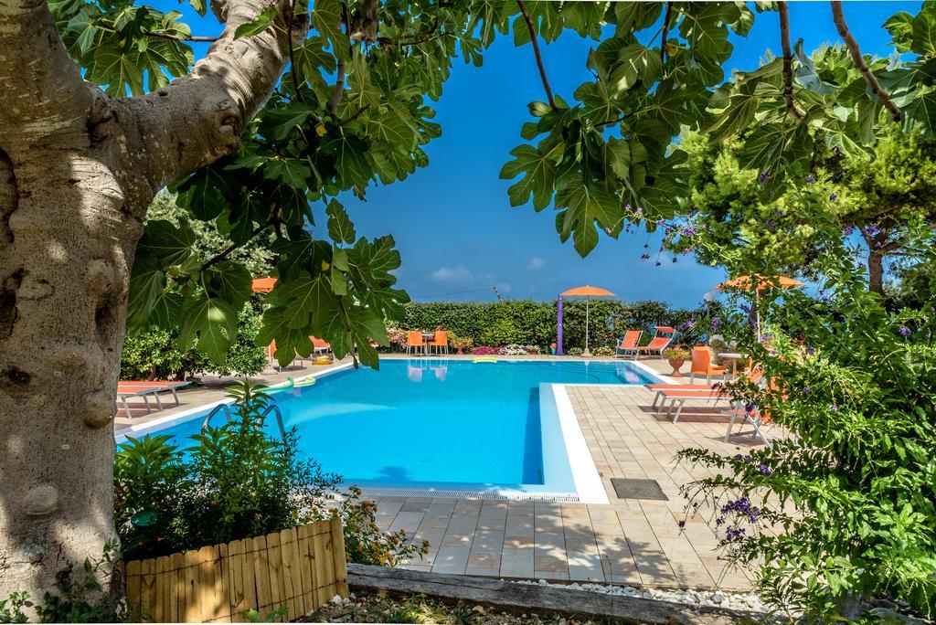 Вилла Agriturismo Nardini Роди-Гарганико Экстерьер фото